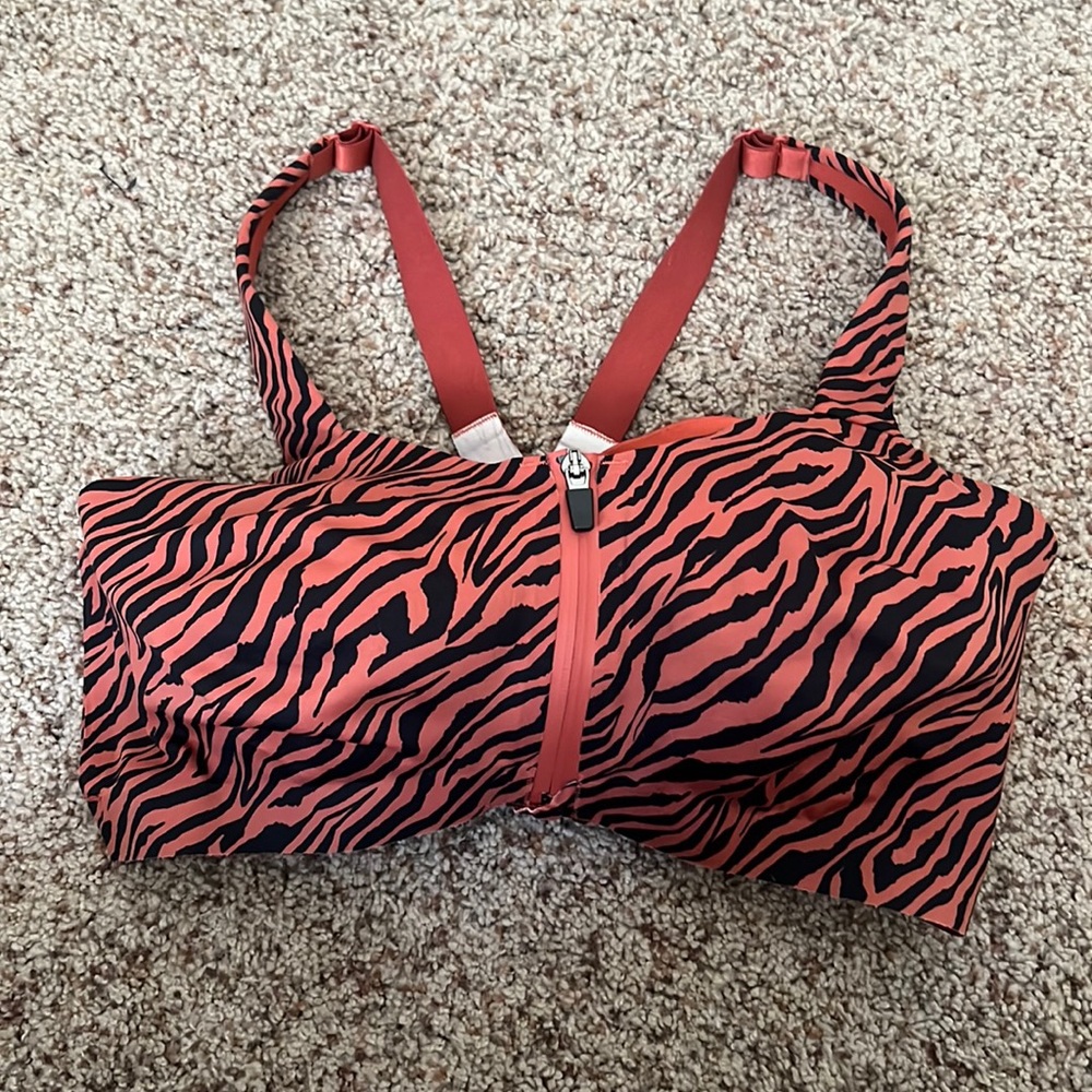 Victoria’s Secret Incredible Knockout Ultra Max Sports Bra - 36DDD
